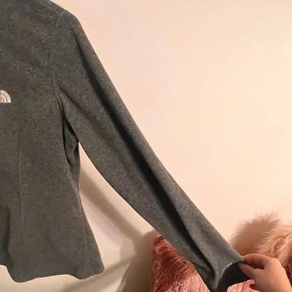 The North Face Quarter Zip Gray Pullover - Picture 3 of 8